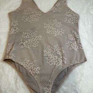 Socialite Soft Beige pink light gray Top